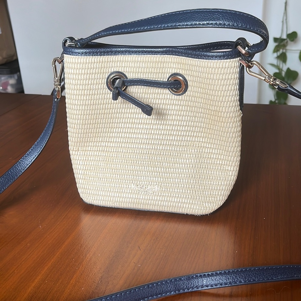 Raffia/ navy leather Kate Spade bucket bag